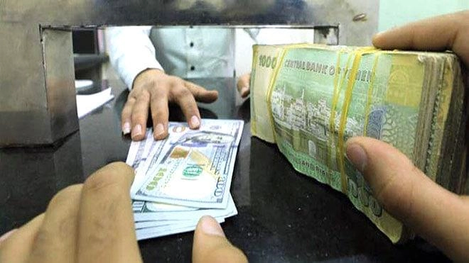 مسؤول مصرفي يحذّر المواطنين من تكرار سيناريو أغسطس الماضي